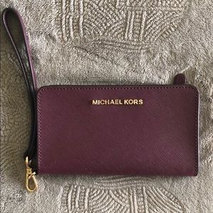 Michael Khors wristlet